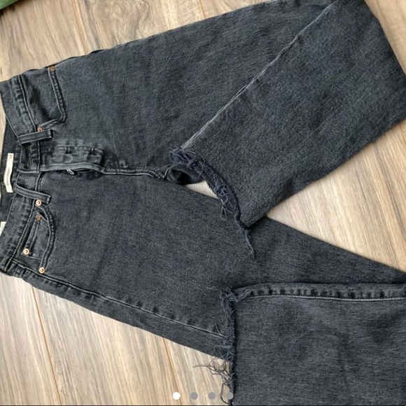 Levi’s Ribcage Straight-Leg Jeans - Picture 2 of 4